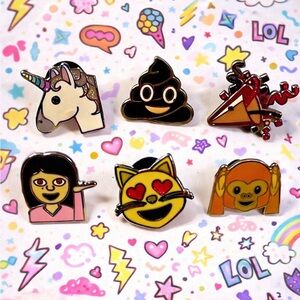 💁🏻‍♀️ NWT Fun Enamel Pin Set with Unicorn and Emoji Designs Set of 6 pins